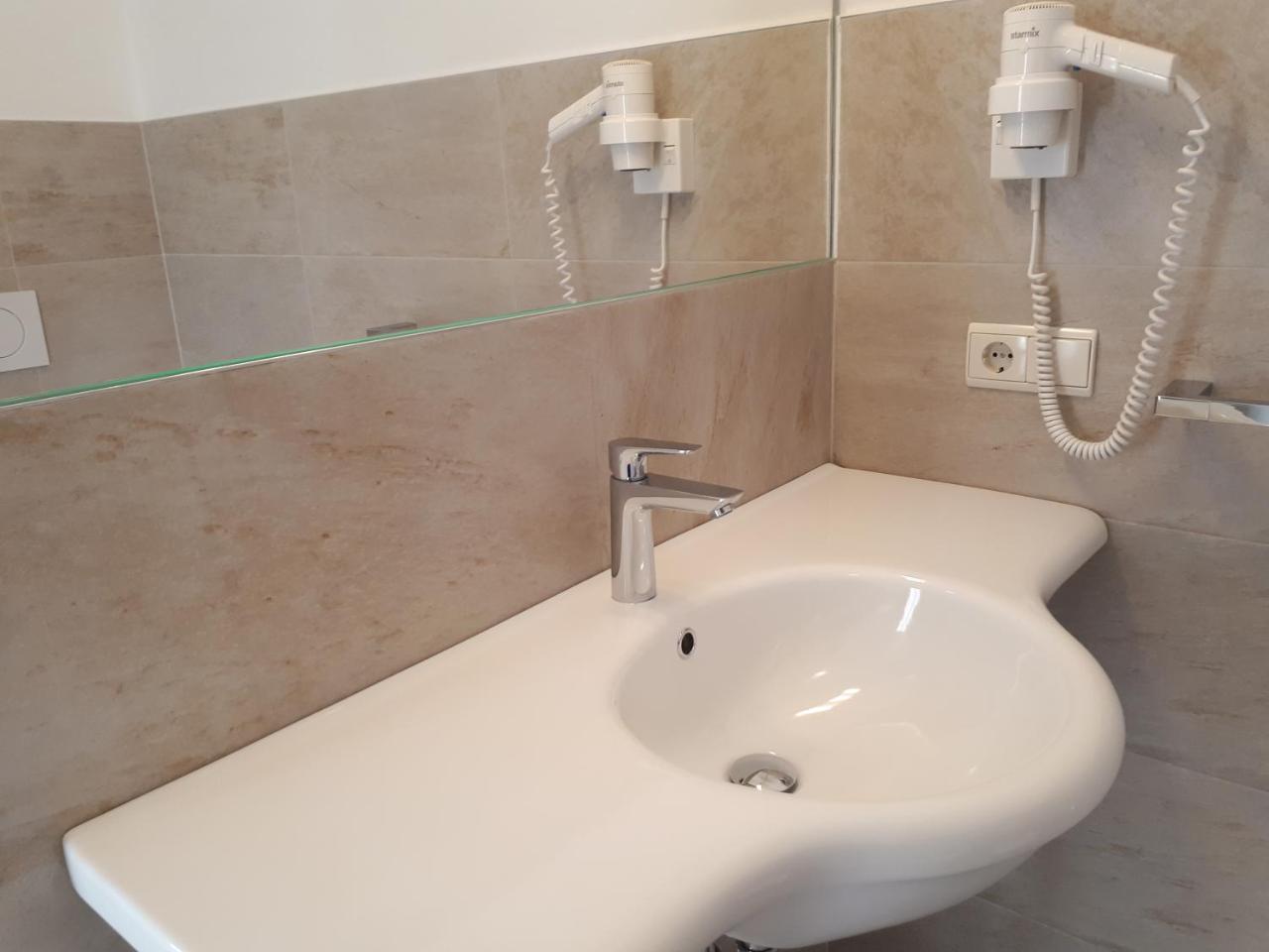 Residence Viktoria カステルロット エクステリア 写真